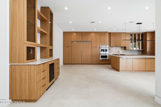 46 Whalepond Road, Oakhurst, NJ 07755