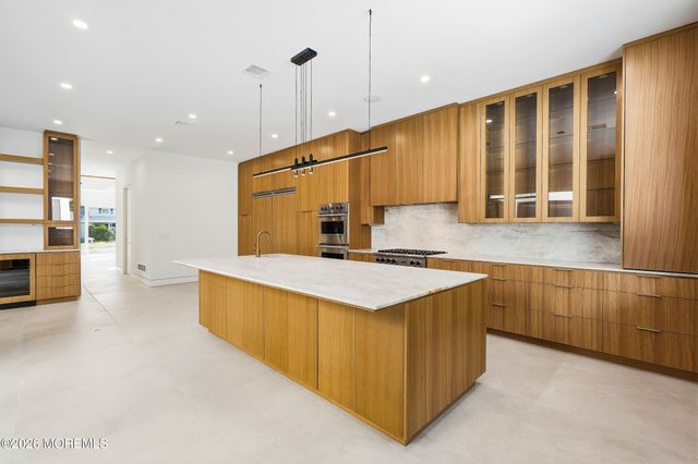 46 Whalepond Road, Oakhurst, NJ 07755