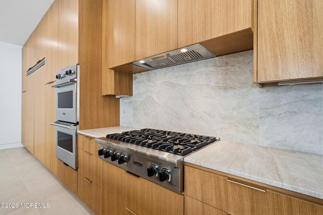 46 Whalepond Road, Oakhurst, NJ 07755