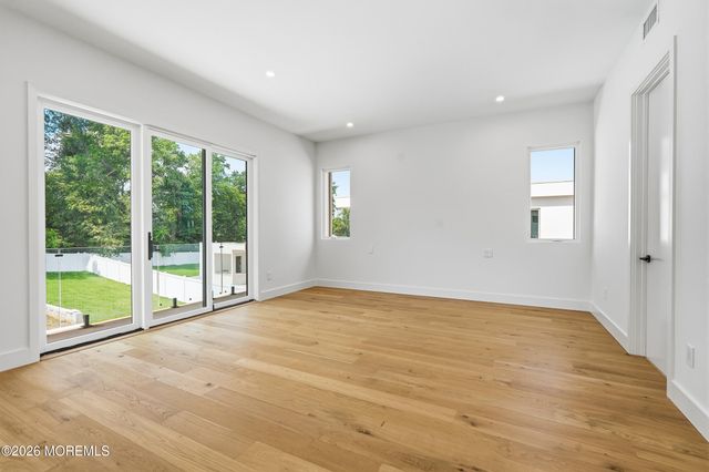 46 Whalepond Road, Oakhurst, NJ 07755