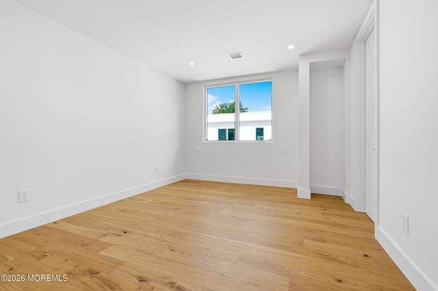 46 Whalepond Road, Oakhurst, NJ 07755