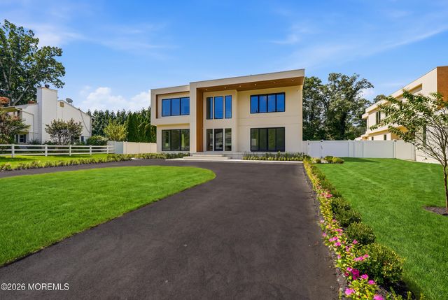 46 Whalepond Road, Oakhurst, NJ 07755