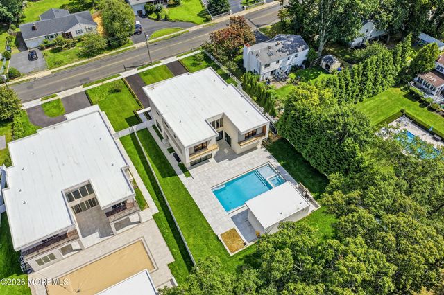 46 Whalepond Road, Oakhurst, NJ 07755