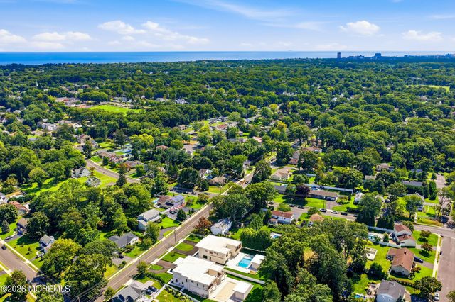 46 Whalepond Road, Oakhurst, NJ 07755