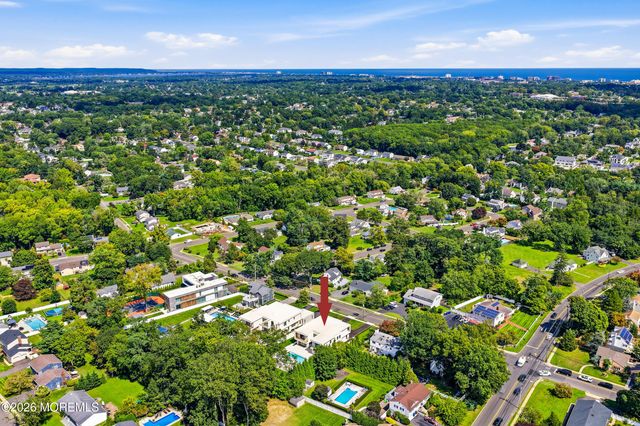 46 Whalepond Road, Oakhurst, NJ 07755
