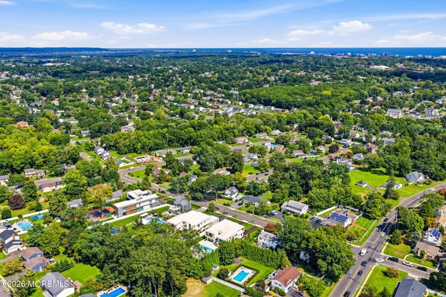 46 Whalepond Road, Oakhurst, NJ 07755