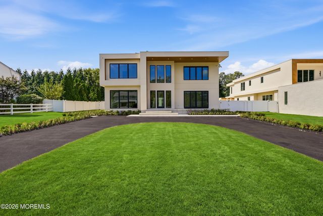 46 Whalepond Road, Oakhurst, NJ 07755
