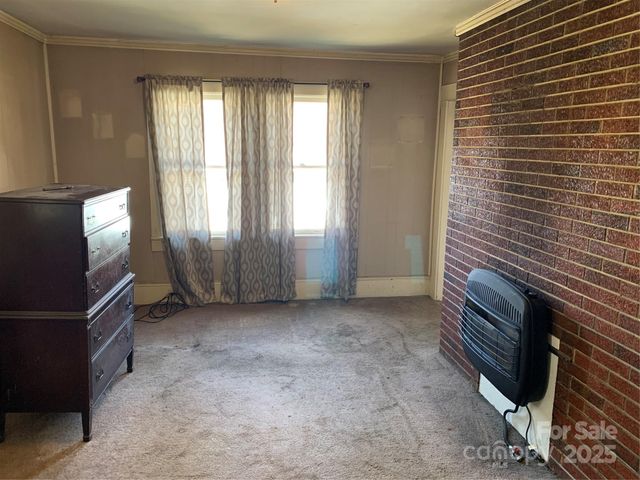 352 London Road, Asheville, NC 28803