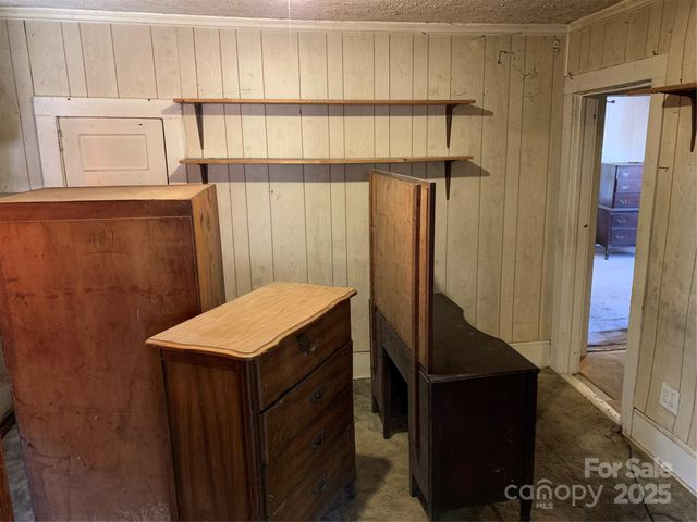 352 London Road, Asheville, NC 28803