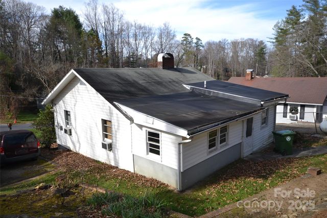 352 London Road, Asheville, NC 28803