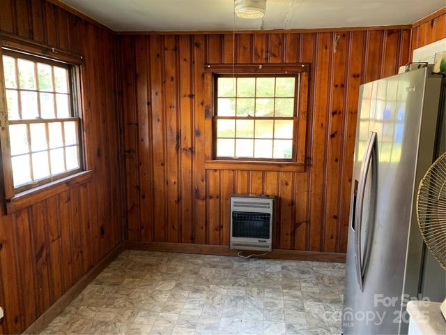 352 London Road, Asheville, NC 28803