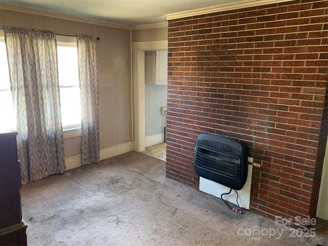 352 London Road, Asheville, NC 28803