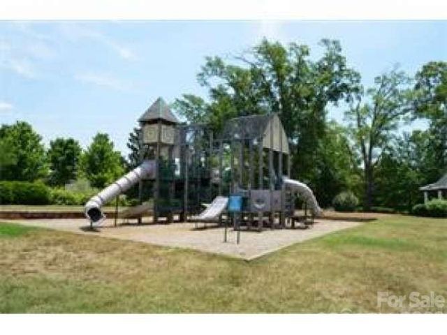 17450 Caldwell Track Drive, Cornelius, NC 28031