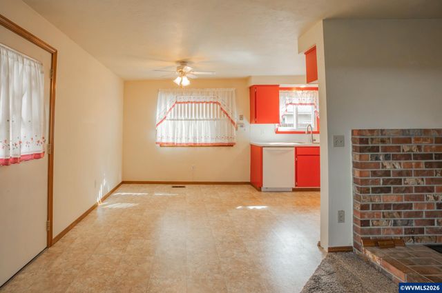 2661 S 12th St, Lebanon, OR 97355