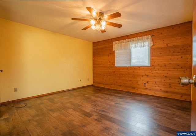 2661 S 12th St, Lebanon, OR 97355