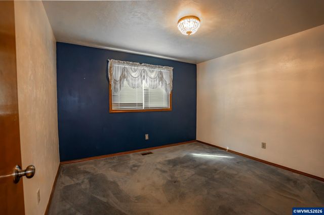 2661 S 12th St, Lebanon, OR 97355