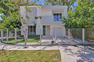 2851 SW 33rd Ct 2851, Miami, FL 33133