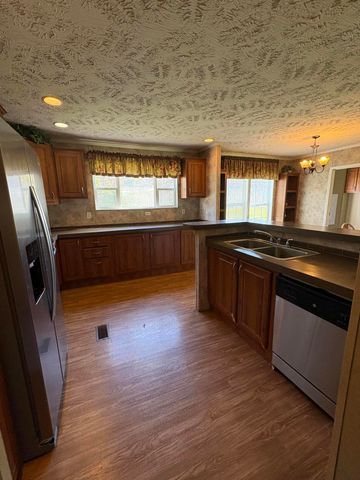 580 Bales Creek Road, Manchester, KY 40962
