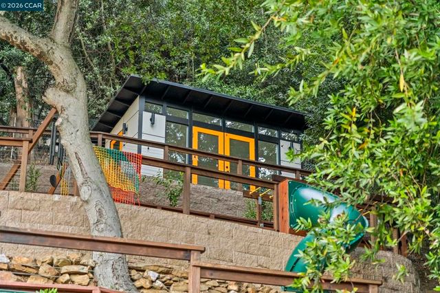 6165 6165 Doncaster Pl, Oakland, CA 94611