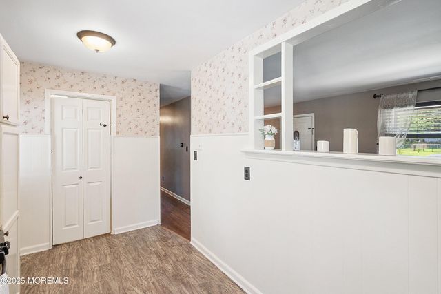 6 Redwood Road, Howell, NJ 07731