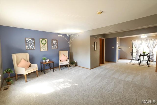 2048 New Sun Drive, Florissant, MO 63031