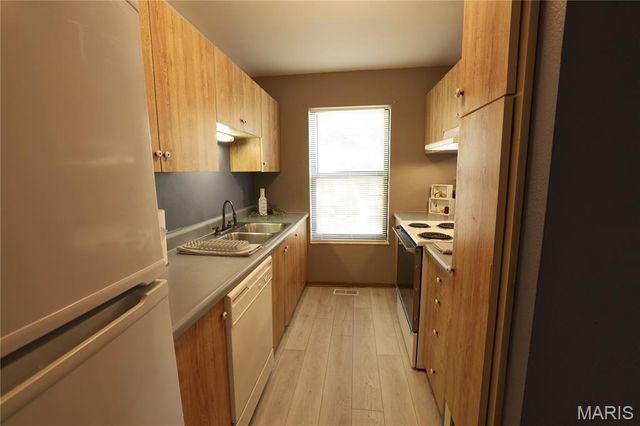 2048 New Sun Drive, Florissant, MO 63031