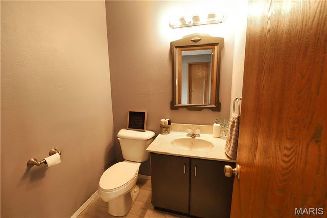 2048 New Sun Drive, Florissant, MO 63031