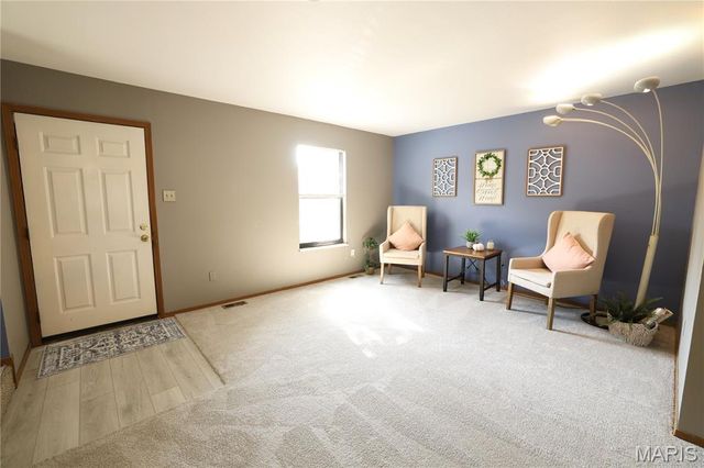 2048 New Sun Drive, Florissant, MO 63031