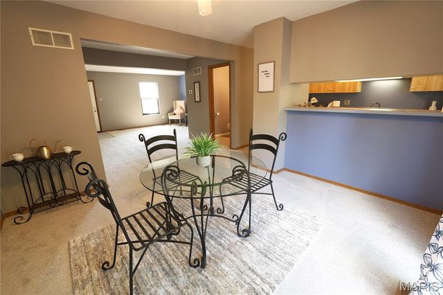 2048 New Sun Drive, Florissant, MO 63031