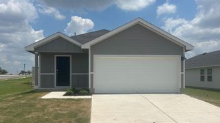 2202 STONES THROW LN, Luling, TX 78648