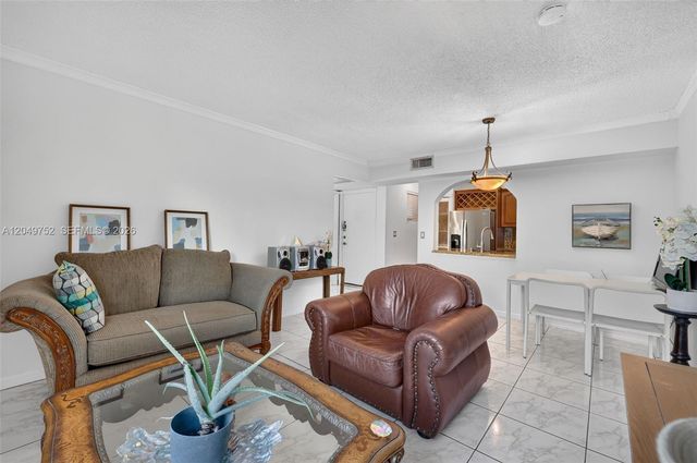 14929 SW 104th St 21-14, Miami, FL 33196