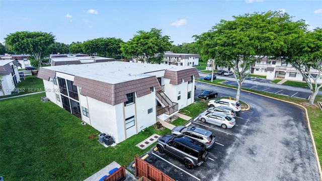 14929 SW 104th St 21-14, Miami, FL 33196