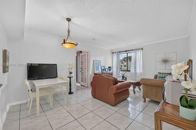 14929 SW 104th St 21-14, Miami, FL 33196