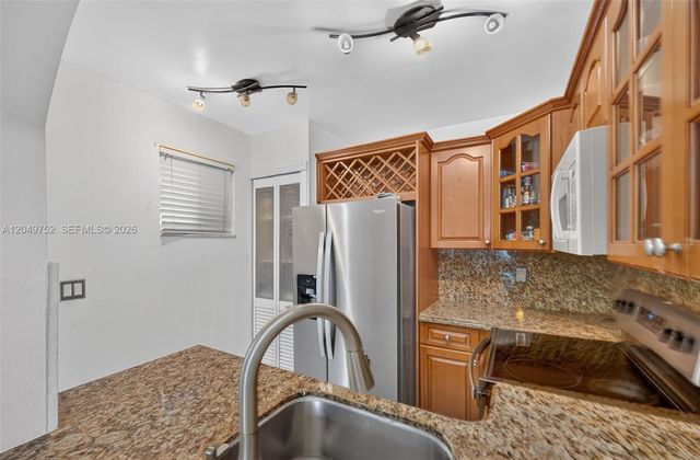 14929 SW 104th St 21-14, Miami, FL 33196