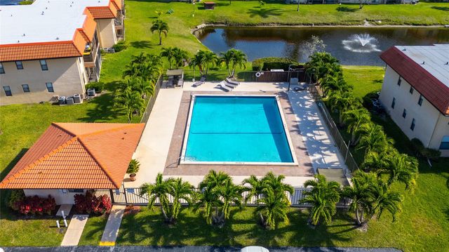 21902 Lake Forest Cir 101, Boca Raton, FL 33433