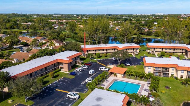 21902 Lake Forest Cir 101, Boca Raton, FL 33433