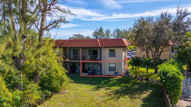 21902 Lake Forest Cir 101, Boca Raton, FL 33433