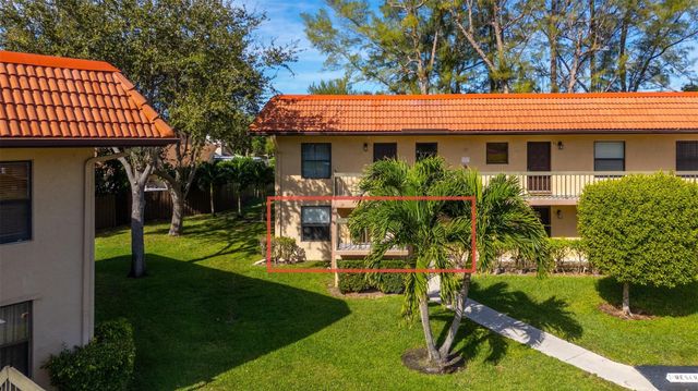 21902 Lake Forest Cir 101, Boca Raton, FL 33433