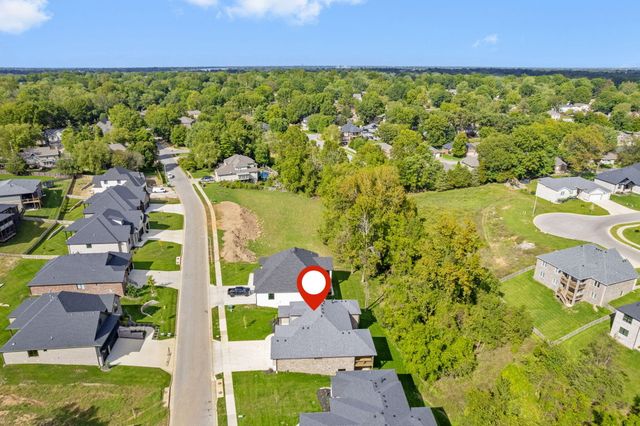 5946 S Clay Avenue, Springfield, MO 65810