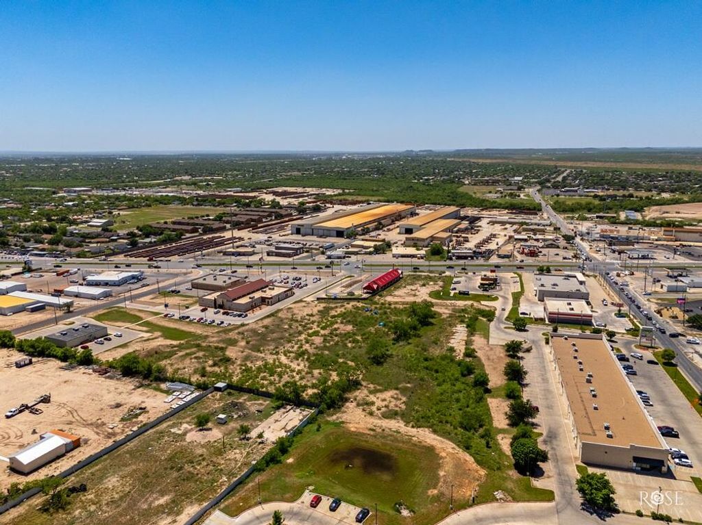 Image 2 of property listing at 0 29th, San Angelo, TX 76903