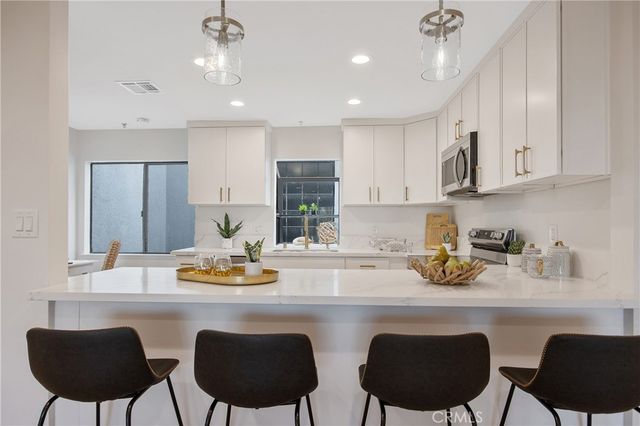 4600 Via Dolce 206, Marina Del Rey, CA 90292