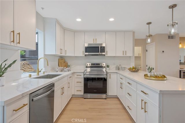 4600 Via Dolce 206, Marina Del Rey, CA 90292