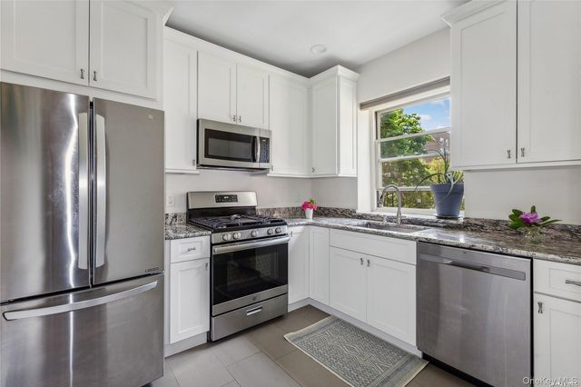 113-14 72nd Road 3-F, Forest Hills, NY 11375