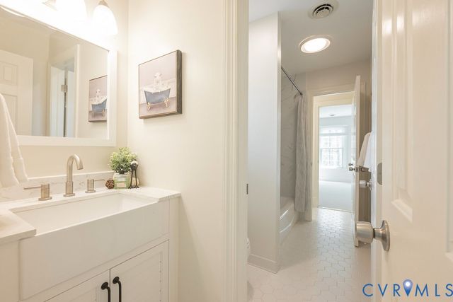 12206 Country Hills Ter, Glen Allen, VA 23059