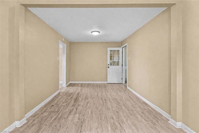 8 Gay DR, Newport News, VA 23606