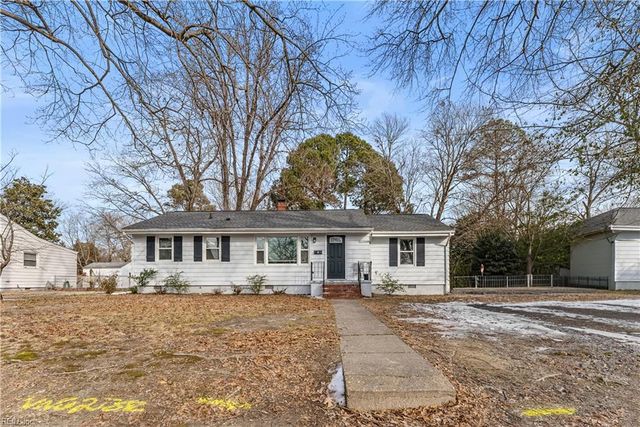 8 Gay DR, Newport News, VA 23606