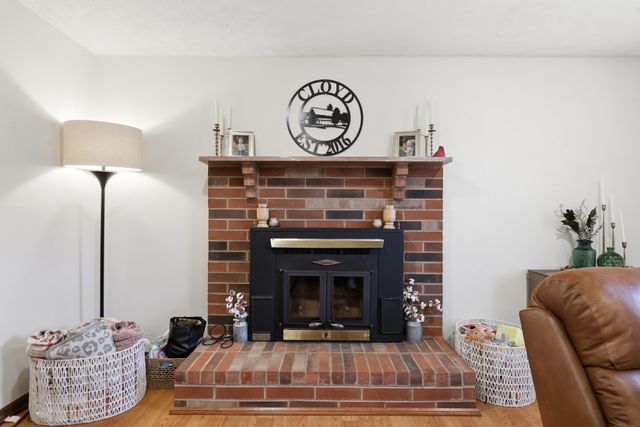 1328 Hillvale Rd, Louisville, TN 37777