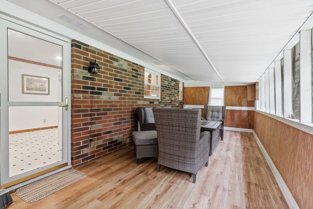 1328 Hillvale Rd, Louisville, TN 37777