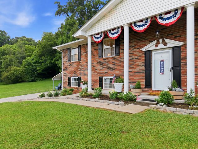 1328 Hillvale Rd, Louisville, TN 37777