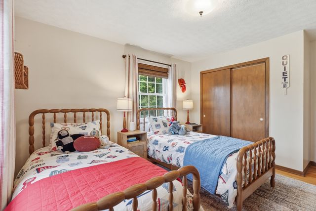 1328 Hillvale Rd, Louisville, TN 37777
